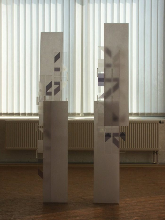 acrylglasobjekt_licht ausstellung_zeichen_haft kunst_im_turm_lippstadt hanke kuenstler