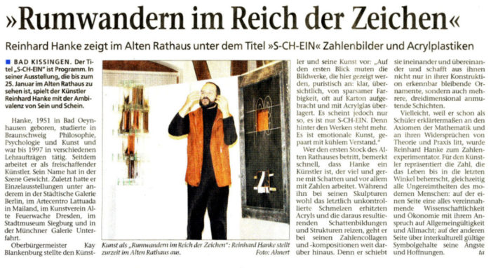 Main_Post Zeitung Zeitungsbericht Rumwandern_im_bereich_der_Zahlen Stadtgalerie Kunstausstellung Schein Zeichen Philosophie Psychologie Kunst freischaffend Acrylglas Schatten Skulptur Struktur Zahl Collage Zahlenkomposition Konstruktion Dreidimension Mathematik Theorie Mensch Wissenschaft Ökonomie interkulturell Symbolgehalt