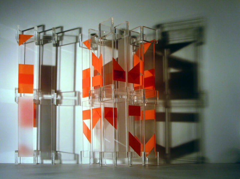moderne Kunst Kunstwerk Künstler unorthodox Tableau Acrylglas normiert Modul Zahl Raster verflochten Überlagerung Segment Kombination virtuos mehrdeutig Schattenspiel Code kontrastreich standardisiert gleichförmig standardisiert intuitiv Typisierung Ordnungsprinzip Systematik Raumzuordnung Ebene Struktur